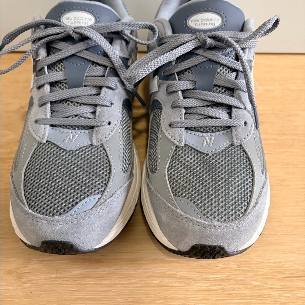 New Balance 2002R Grey Mesh Suede Sneakers 6.5W/4.5Kids Worn Once - Picture 8 of 9